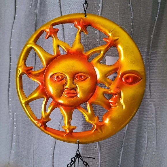 ✨ BUNDLE ✨ Set of 3 Whimsical Metal Wind Chimes - Sun/Moon, Butterfly & Peacock - Picture 3 of 7